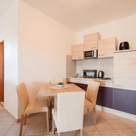 Apartamento Miky Vrsi