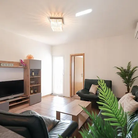 Apartamento Miky Vrsi