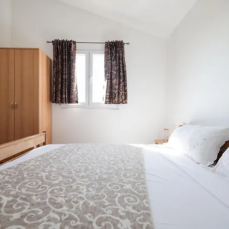 Apartamento Miky Vrsi