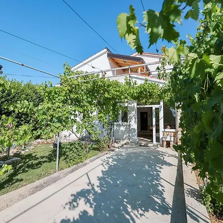 Apartamento Miky Vrsi